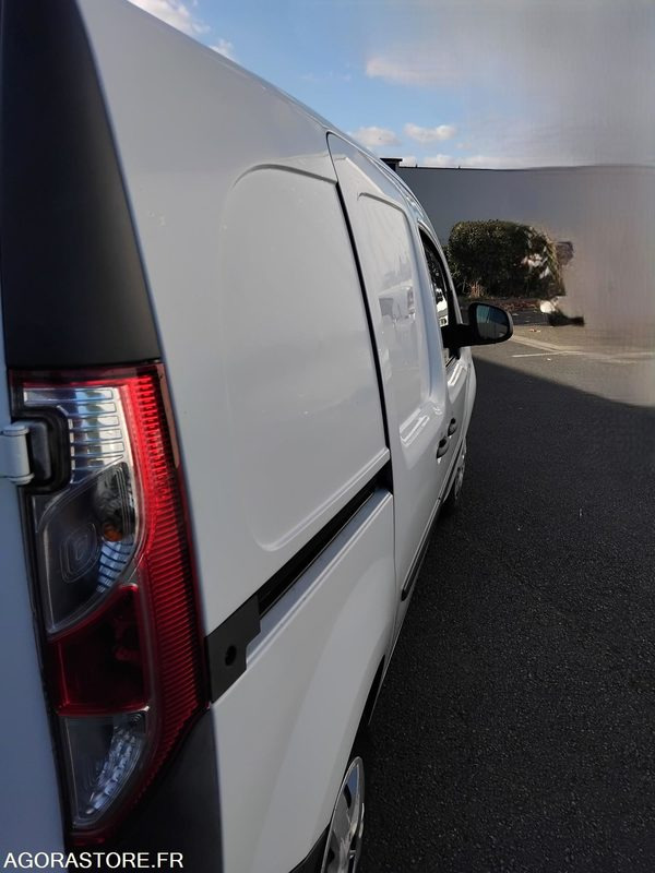 فان المدمجة Renault Kangoo: صور 15