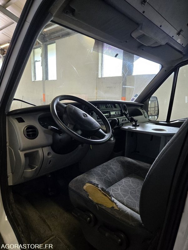 Renault Master - 2010 - 272053kms - حافلة صغيرة, ميكروباص: صور 4 Renault Master - 2010 - 272053kms - حافلة صغيرة, ميكروباص: صور 4