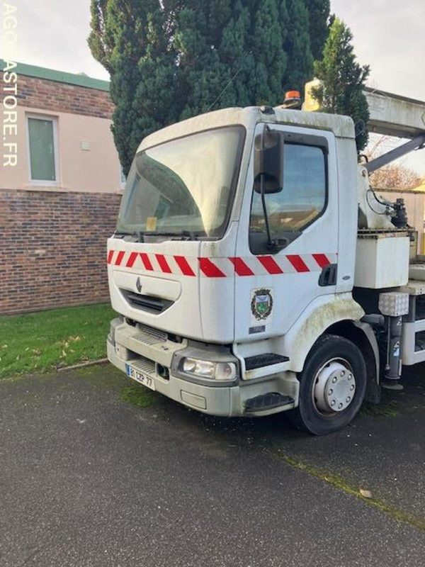 Renault Midliner (Nacelle) 2003 - 18441 kms - شاحنة: صور 1 Renault Midliner (Nacelle) 2003 - 18441 kms - شاحنة: صور 1