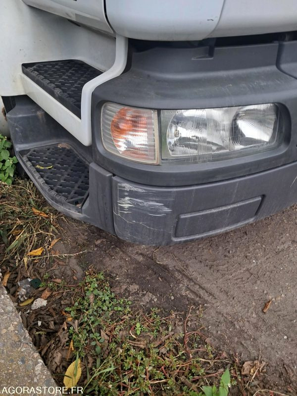 Renault Midlum 2650 ZJ 42 - شاحنة ذات الخطاف: صور 4 Renault Midlum 2650 ZJ 42 - شاحنة ذات الخطاف: صور 4