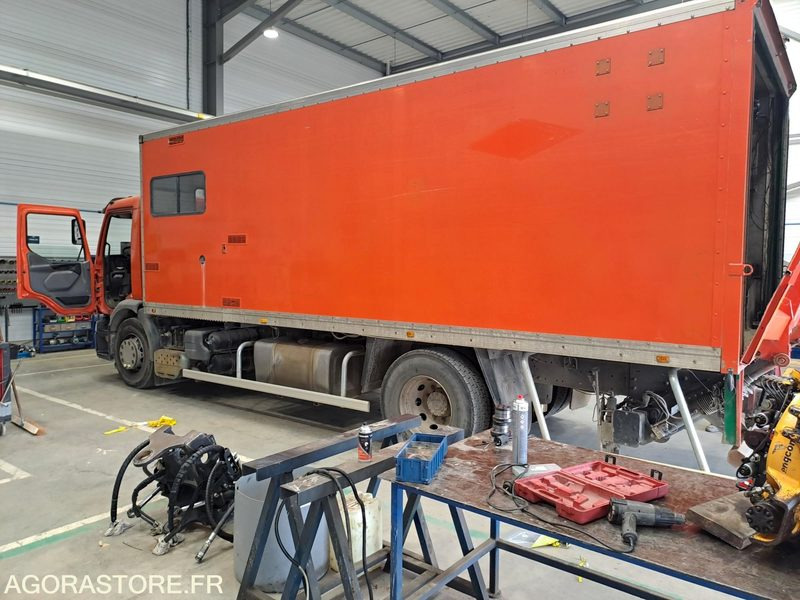 Renault Premium - 2002 - 245200kms (P2001104) - شاحنة: صور 2 Renault Premium - 2002 - 245200kms (P2001104) - شاحنة: صور 2