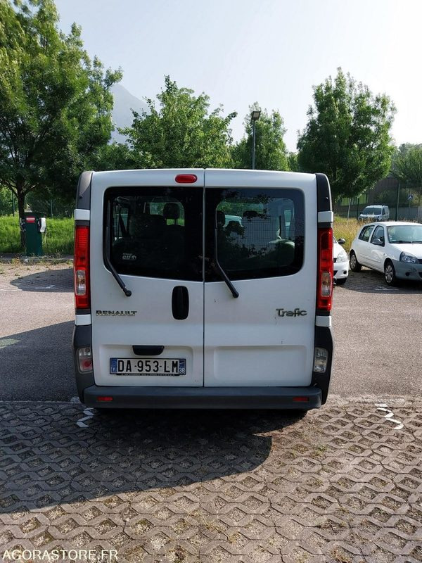 Renault Trafic 9 places DA-953-LM de 2013 avec 135 698 kms - حافلة صغيرة, ميكروباص: صور 5 Renault Trafic 9 places DA-953-LM de 2013 avec 135 698 kms - حافلة صغيرة, ميكروباص: صور 5