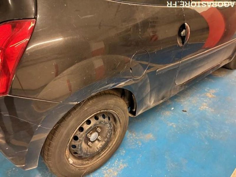 Renault Twingo essence année 2010 avec 122700 km - سيارة: صور 3 Renault Twingo essence année 2010 avec 122700 km - سيارة: صور 3