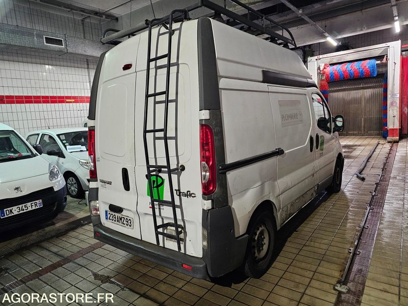 Renault trafic - 2008 - 51119km - 239 AMZ 93 - فان: صور 3 Renault trafic - 2008 - 51119km - 239 AMZ 93 - فان: صور 3