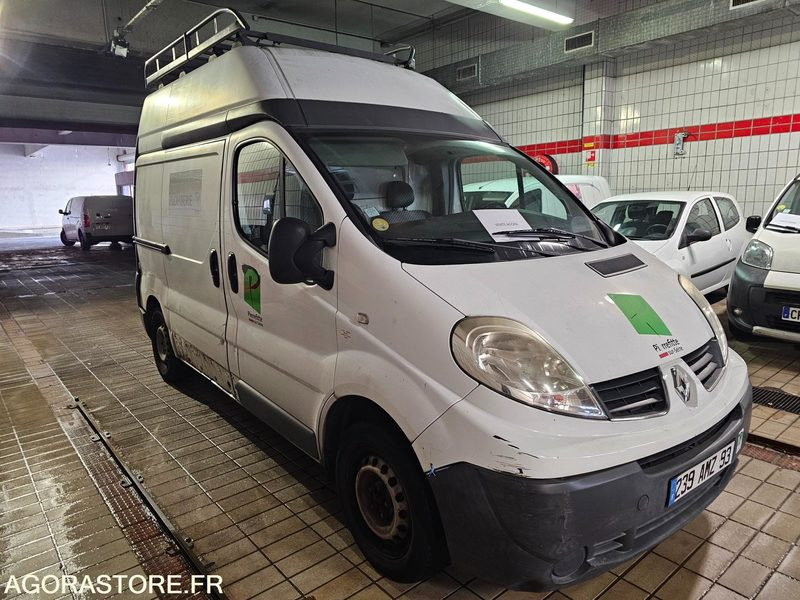 Renault trafic - 2008 - 51119km - 239 AMZ 93 - فان: صور 2 Renault trafic - 2008 - 51119km - 239 AMZ 93 - فان: صور 2