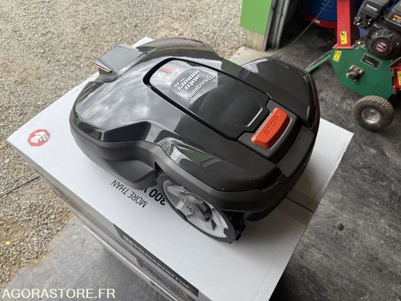 Robot NEUF en Carton origine HUSQVARNA 315 MARK II UNITAIRE - جزازة المروج: صور 1 Robot NEUF en Carton origine HUSQVARNA 315 MARK II UNITAIRE - جزازة المروج: صور 1