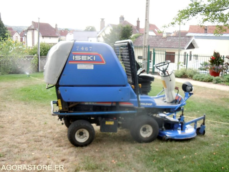 TONDEUSE AUTOPORTÉE ISEKI - جزازة المروج: صور 3 TONDEUSE AUTOPORTÉE ISEKI - جزازة المروج: صور 3