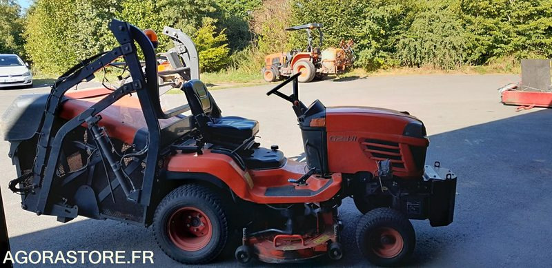 TONDEUSE AUTOPORTEE KUBOTA G23 - جزازة المروج: صور 5 TONDEUSE AUTOPORTEE KUBOTA G23 - جزازة المروج: صور 5