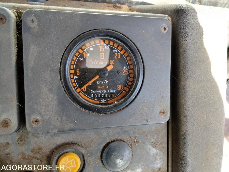 TRACTEUR CHARGEUR RENAULT 754 - 70 CV - جرار: صور 5 TRACTEUR CHARGEUR RENAULT 754 - 70 CV - جرار: صور 5