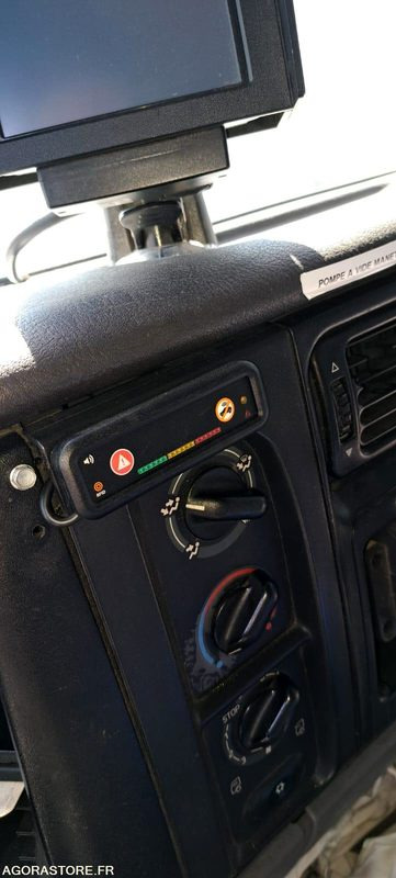 TRACTEUR RENAULT TRUCKS 19T MEC 2002 (VENTE UNIQUEMENT EXPORT) - شاحنة جرار: صور 5 TRACTEUR RENAULT TRUCKS 19T MEC 2002 (VENTE UNIQUEMENT EXPORT) - شاحنة جرار: صور 5