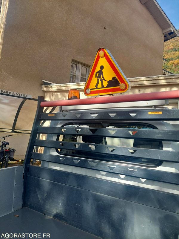 Tri-benne Giotti Victoria Gladiator Essence - قلاب صغير: صور 5 Tri-benne Giotti Victoria Gladiator Essence - قلاب صغير: صور 5