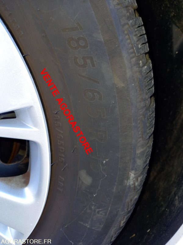 سيارة Vends Peugeot 208 essence: صور 18