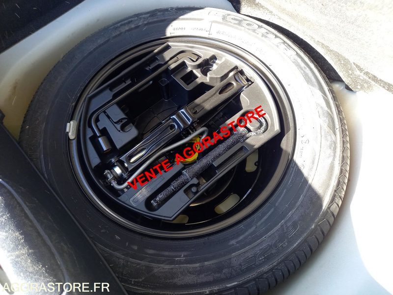 سيارة Vends Peugeot 208 essence: صور 16