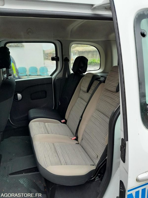 Voiture Renault Kangoo Expression dCi90, 2012 - 196968KM - فان المدمجة: صور 4 Voiture Renault Kangoo Expression dCi90, 2012 - 196968KM - فان المدمجة: صور 4