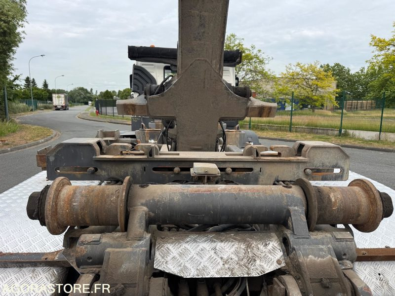 شاحنة Volvo FM 400 8X4 ampliroll - 2009 - 763559KM: صور 9