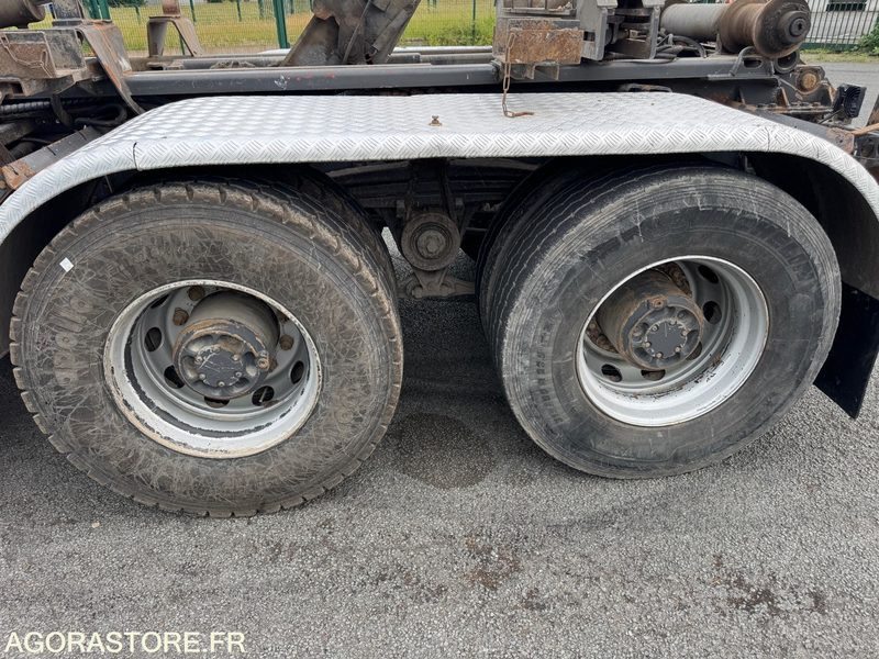 شاحنة Volvo FM 400 8X4 ampliroll - 2009 - 763559KM: صور 11