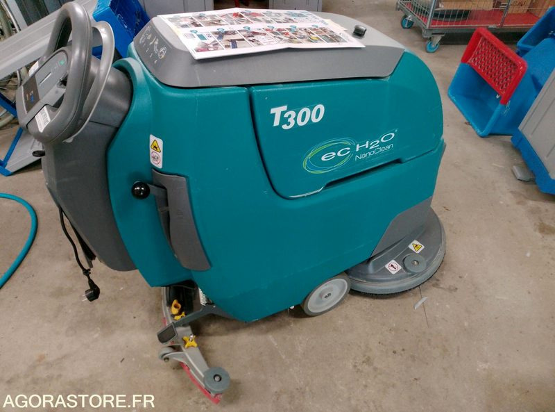 Auto laveuse TENNANT T300 - ماكينة فرك وتجفيف: صور 2 Auto laveuse TENNANT T300 - ماكينة فرك وتجفيف: صور 2