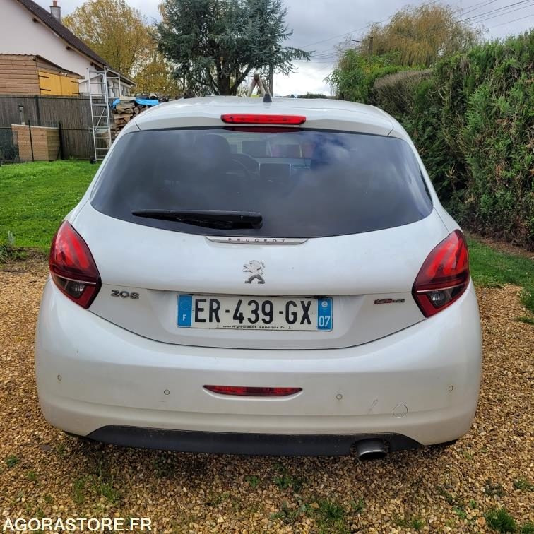Peugeot 208 gt line - 125 321 kms - 2017 - سيارة: صور 5 Peugeot 208 gt line - 125 321 kms - 2017 - سيارة: صور 5