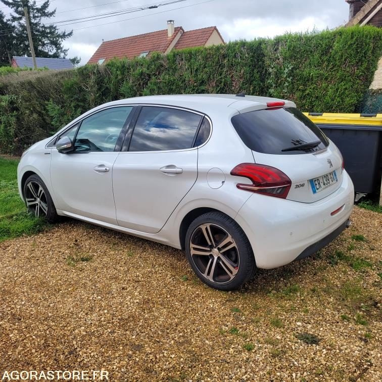 Peugeot 208 gt line - 125 321 kms - 2017 - سيارة: صور 3 Peugeot 208 gt line - 125 321 kms - 2017 - سيارة: صور 3