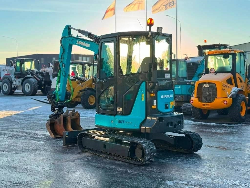 Airman AX 38 U-6 A - حفارة مصغرة: صور 4 Airman AX 38 U-6 A - حفارة مصغرة: صور 4