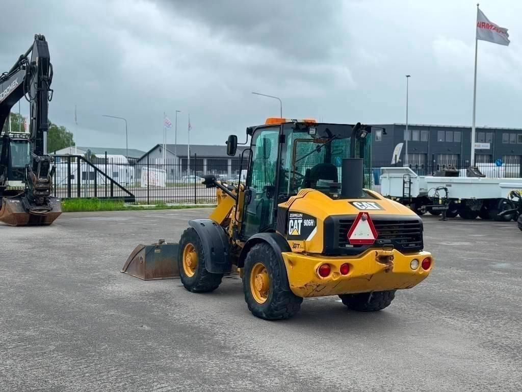 CAT 906 H 2 - اللودر بعجل: صور 1 CAT 906 H 2 - اللودر بعجل: صور 1