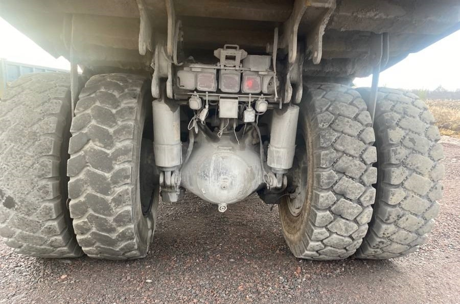 Komatsu HD405-7 - شاحنة قلابة للمحاجر: صور 5 Komatsu HD405-7 - شاحنة قلابة للمحاجر: صور 5