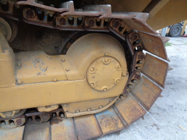 Caterpillar D6C - جرار: صور 5 Caterpillar D6C - جرار: صور 5