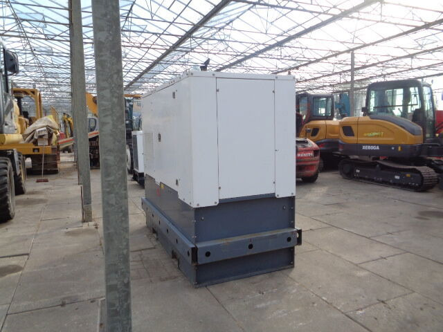 Diversen 60 KVA Aggreko 60 KVA - مجموعة المولدات: صور 4 Diversen 60 KVA Aggreko 60 KVA - مجموعة المولدات: صور 4