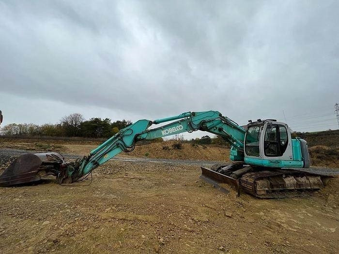 Kobelco SK235 SR - حفارة: صور 1 Kobelco SK235 SR - حفارة: صور 1