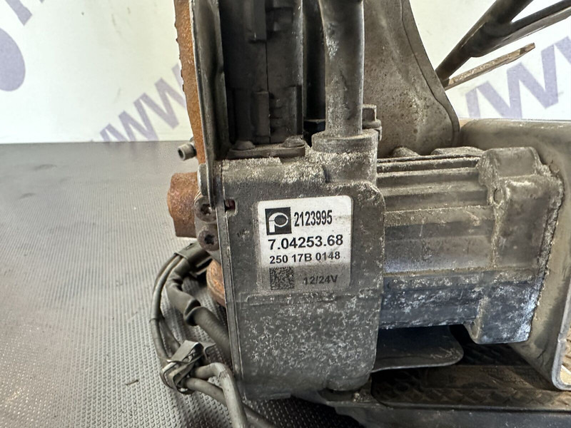 DAF XF106 - المحرك و قطع الغيار - شاحنة: صور 4 DAF XF106 - المحرك و قطع الغيار - شاحنة: صور 4