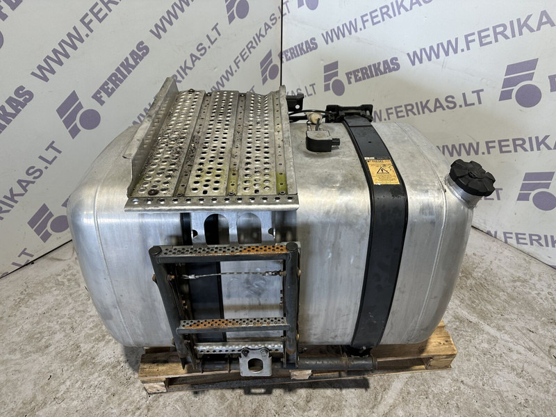 Mercedes-Benz 450L with brackets and step - خزان وقود - شاحنة: صور 1 Mercedes-Benz 450L with brackets and step - خزان وقود - شاحنة: صور 1