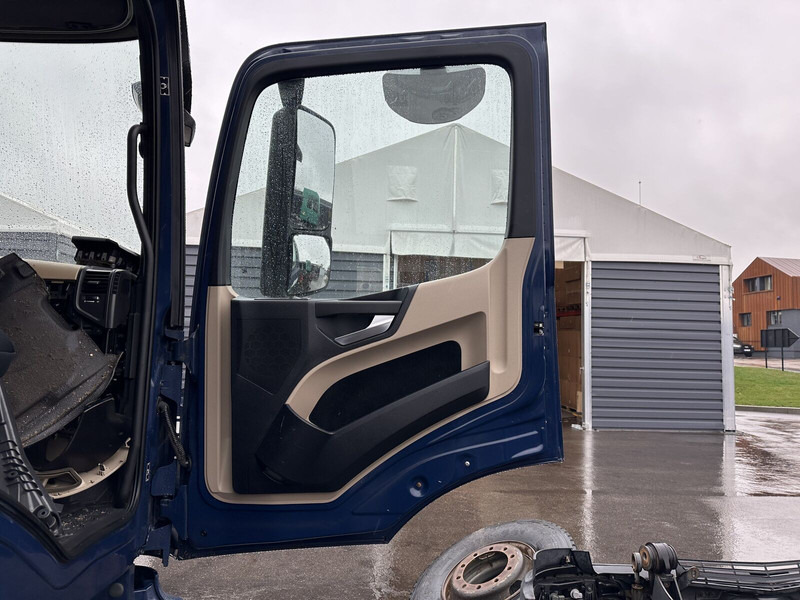 Mercedes-Benz right side low-roof cab doors - باب و قطع الغيار - شاحنة: صور 2 Mercedes-Benz right side low-roof cab doors - باب و قطع الغيار - شاحنة: صور 2