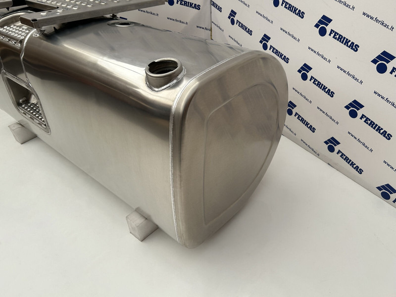 Volvo New aluminum fuel tank 700L - خزان وقود - شاحنة: صور 3 Volvo New aluminum fuel tank 700L - خزان وقود - شاحنة: صور 3