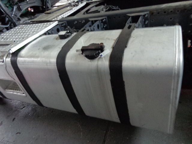 Volvo complete fuel tank with brackets and fuel pump, used or brand ne - خزان وقود - شاحنة: صور 1 Volvo complete fuel tank with brackets and fuel pump, used or brand ne - خزان وقود - شاحنة: صور 1
