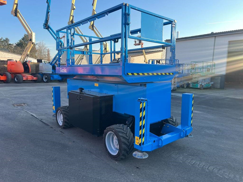 Genie GS4069 RT diesel 4x4 14m (1834) - رافعات مقصية: صور 5 Genie GS4069 RT diesel 4x4 14m (1834) - رافعات مقصية: صور 5