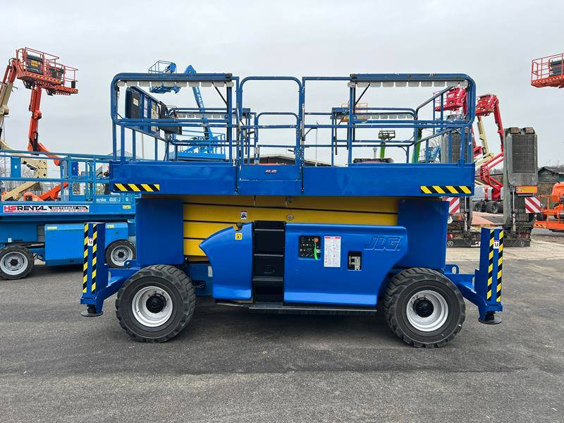 JLG 4394 RT diesel 4x4 15m (1732) - رافعات مقصية: صور 2 JLG 4394 RT diesel 4x4 15m (1732) - رافعات مقصية: صور 2
