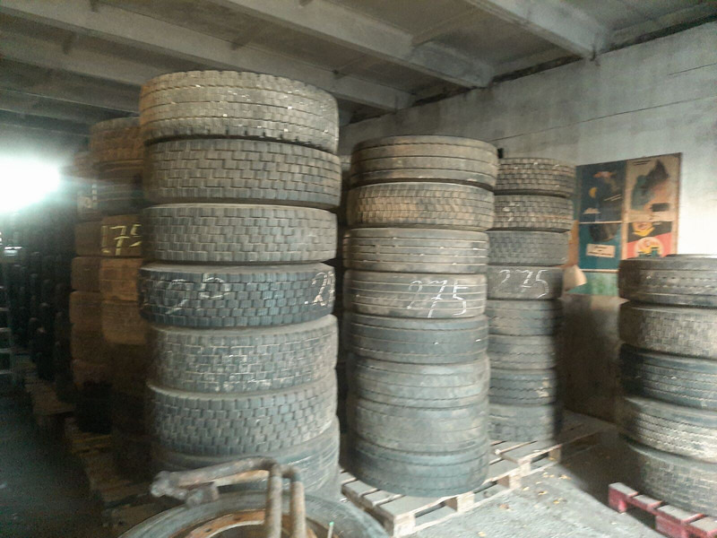 Michelin 295*80R22.5 255*70 \ 275*70* 265\70R19.5 - الإطارات - شاحنة: صور 3 Michelin 295*80R22.5 255*70 \ 275*70* 265\70R19.5 - الإطارات - شاحنة: صور 3
