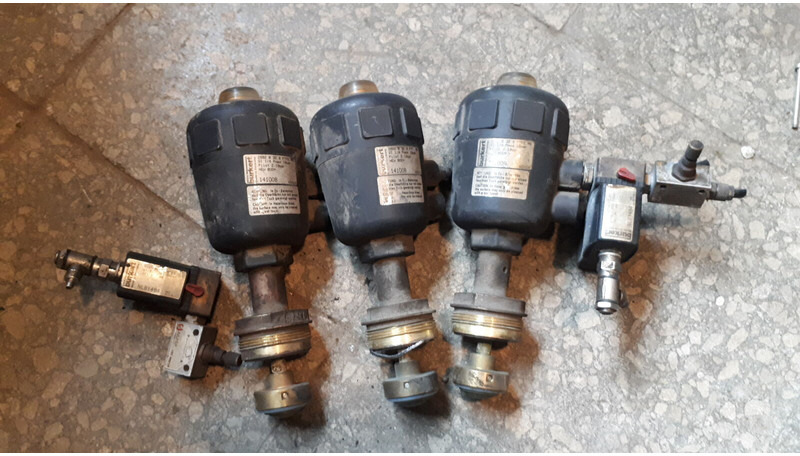 Scania B12 - الكابلات / الأسلاك: صور 3 Scania B12 - الكابلات / الأسلاك: صور 3