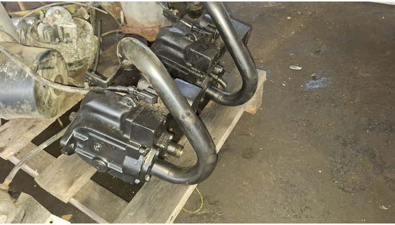 Scania MNR 0511.725023\7685955 - ضخ النفط: صور 1 Scania MNR 0511.725023\7685955 - ضخ النفط: صور 1