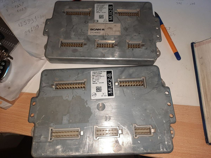 Scania MUX2-B MUX2-M.MUX2-B+/ ZR2-BS/ ZR2-BD - كتلة التحكم: صور 2 Scania MUX2-B MUX2-M.MUX2-B+/ ZR2-BS/ ZR2-BD - كتلة التحكم: صور 2