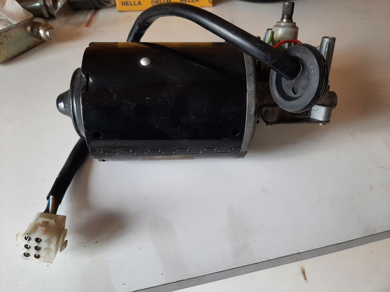 Setra BOSCH 039044245 - مساحة الزجاج الأمامي: صور 1 Setra BOSCH 039044245 - مساحة الزجاج الأمامي: صور 1