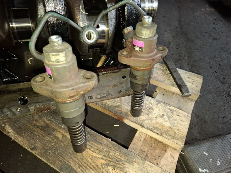 Volvo D7E - مضخات الوقود: صور 1 Volvo D7E - مضخات الوقود: صور 1