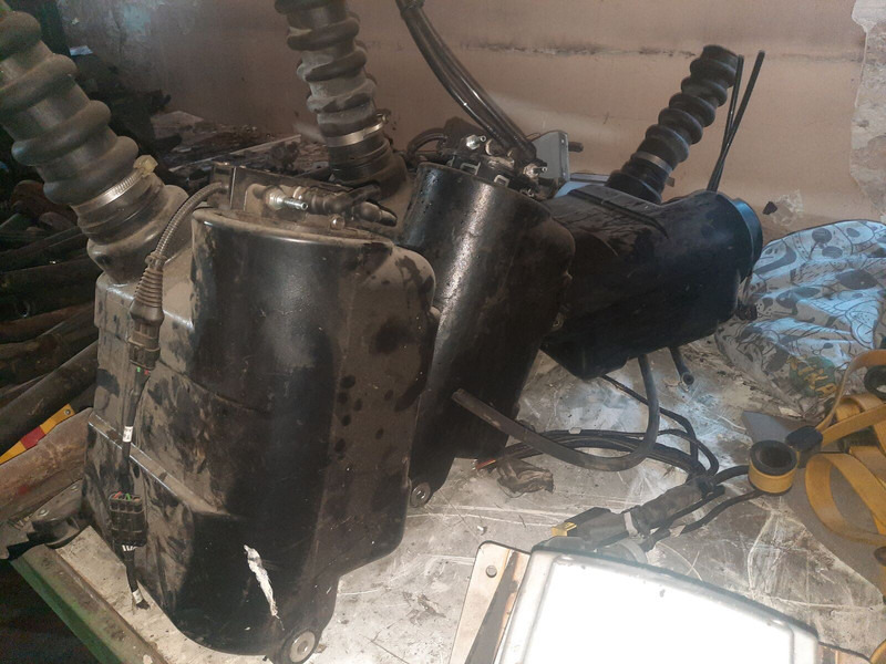 Volvo UDA2-7, 5-EXE-24 - نظام العادم: صور 4 Volvo UDA2-7, 5-EXE-24 - نظام العادم: صور 4