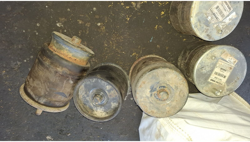 Volvo пневморессора . втулка стабилизатора - تعليق هوائي: صور 3 Volvo пневморессора . втулка стабилизатора - تعليق هوائي: صور 3