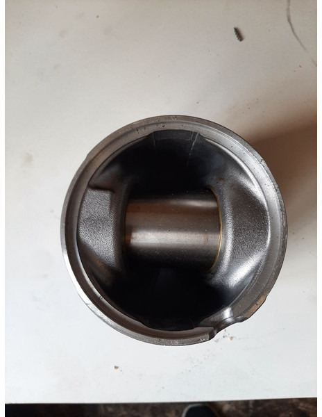 Volvo std 126.85 - المحرك و قطع الغيار: صور 2 Volvo std 126.85 - المحرك و قطع الغيار: صور 2