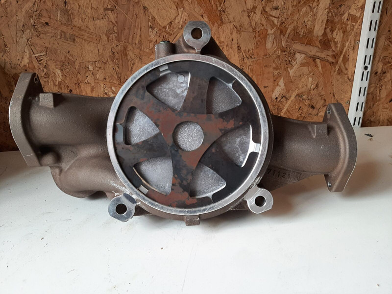 Volvo - مضخة المبرد: صور 2 Volvo - مضخة المبرد: صور 2