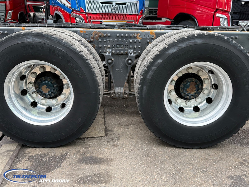 Volvo FH 750 6x4, Steel - Air, Globetrotter XL - الشاسيه شاحنة: صور 5 Volvo FH 750 6x4, Steel - Air, Globetrotter XL - الشاسيه شاحنة: صور 5
