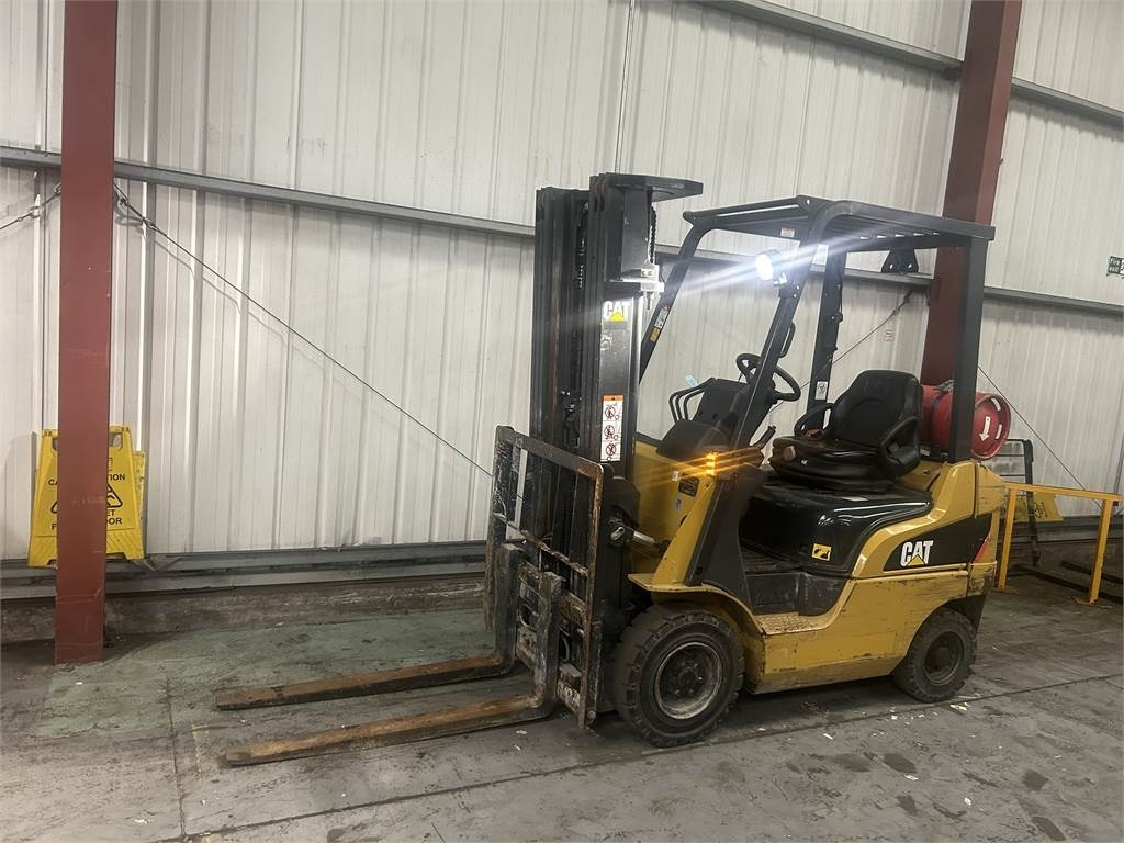 CAT GP18NT - رافعة شوكية تعمل بالغاز: صور 2 CAT GP18NT - رافعة شوكية تعمل بالغاز: صور 2