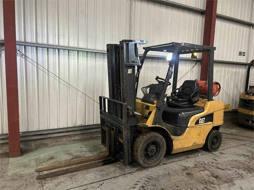 CAT GP25NT - رافعة شوكية تعمل بالغاز: صور 2 CAT GP25NT - رافعة شوكية تعمل بالغاز: صور 2