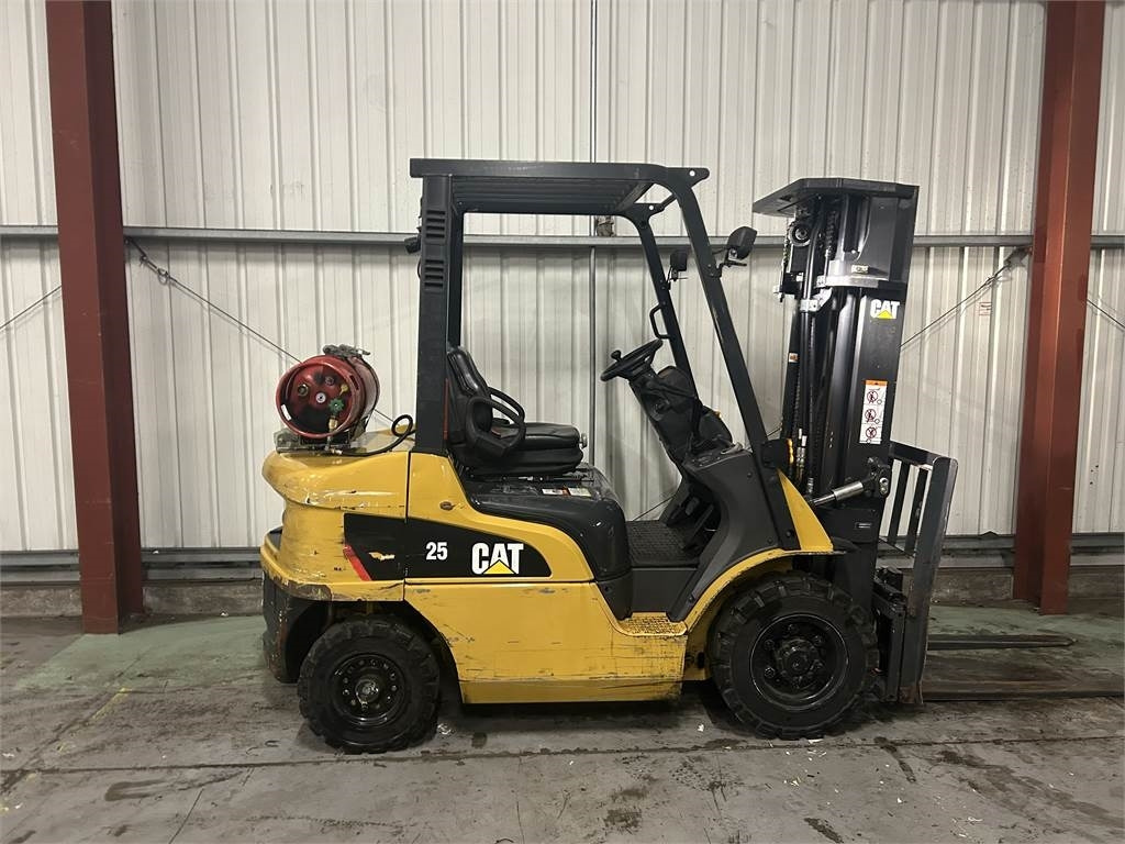 CAT GP25NT - رافعة شوكية تعمل بالغاز: صور 5 CAT GP25NT - رافعة شوكية تعمل بالغاز: صور 5